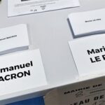 Граждане Франции голосуют на выборах 2022