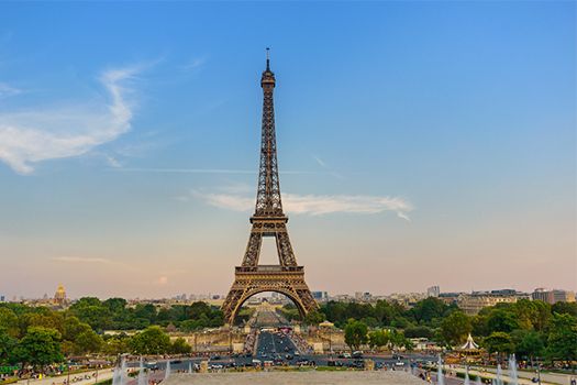 Эйфелева башня в Париже; yandex.ru
